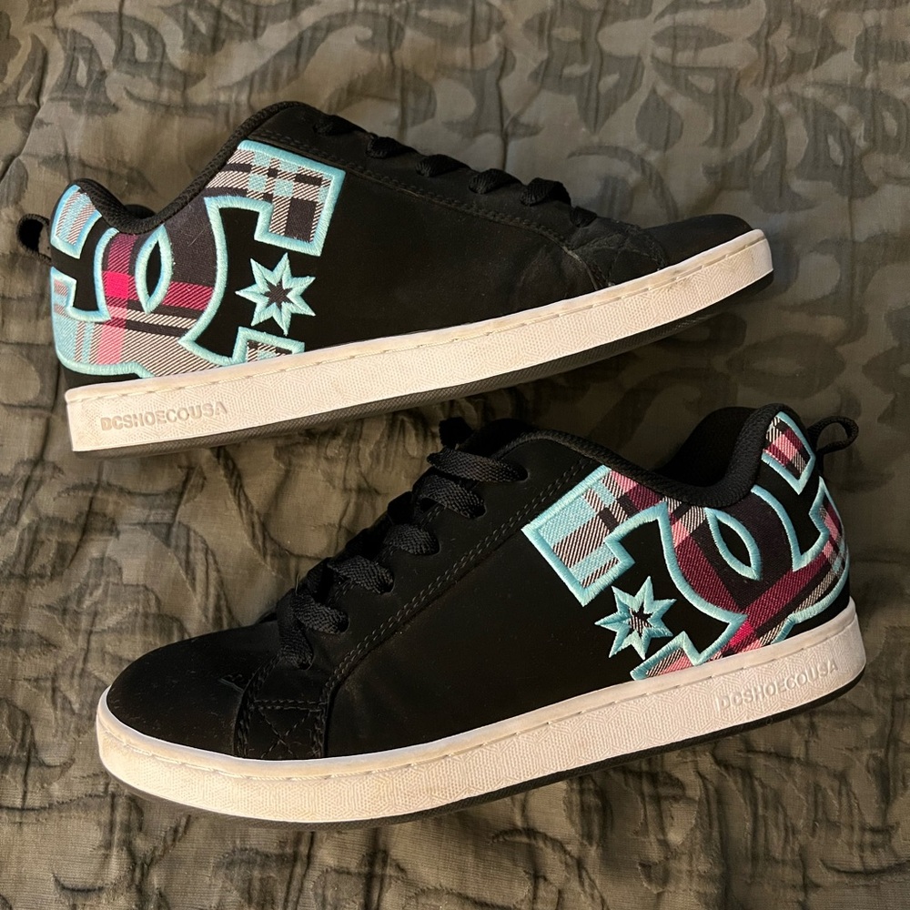 DC Shoes Black Sneakers with Colorful Logo